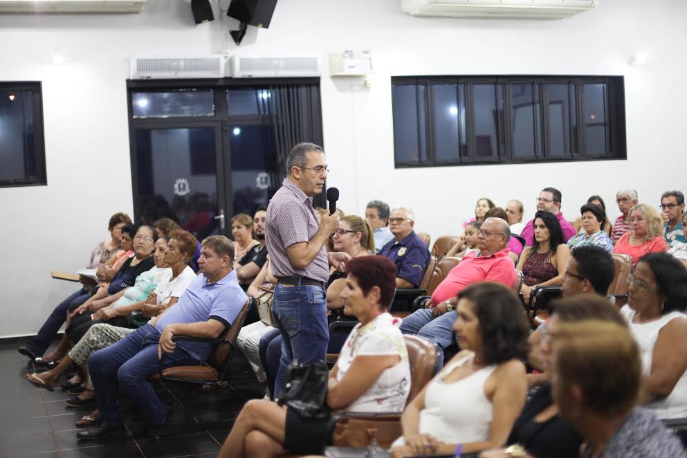 Prefeito Gilberto Barbeti durante apresentação do PAI (Foto: Visão Regional)